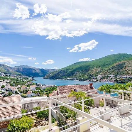 Apartment Anica *
