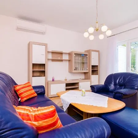 Apartman Anica *