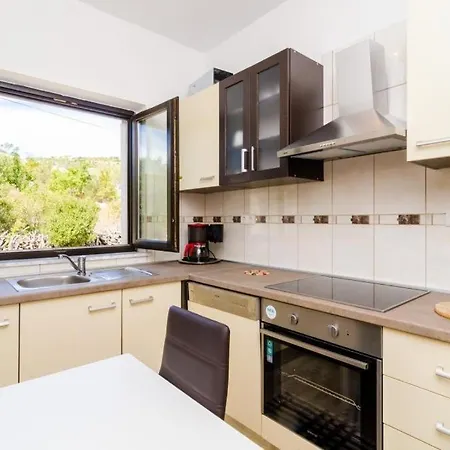 Anica Apartman